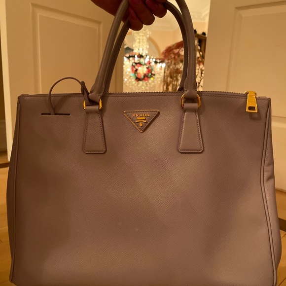Authentic Prada tote - Picture 4 of 4